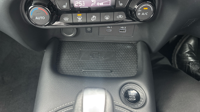 Nissan Juke 1.0 DiG-T Tekna 5dr DCT Petrol Hatchback